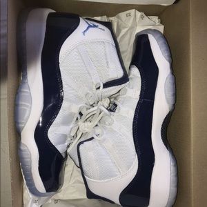 Win Like 82 Air Jordan 11 Retro Sz 4.5Y